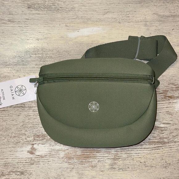 NWT Gaiam Altitude Sage Green Waist Bag Fanny Pack - Picture 1 of 5